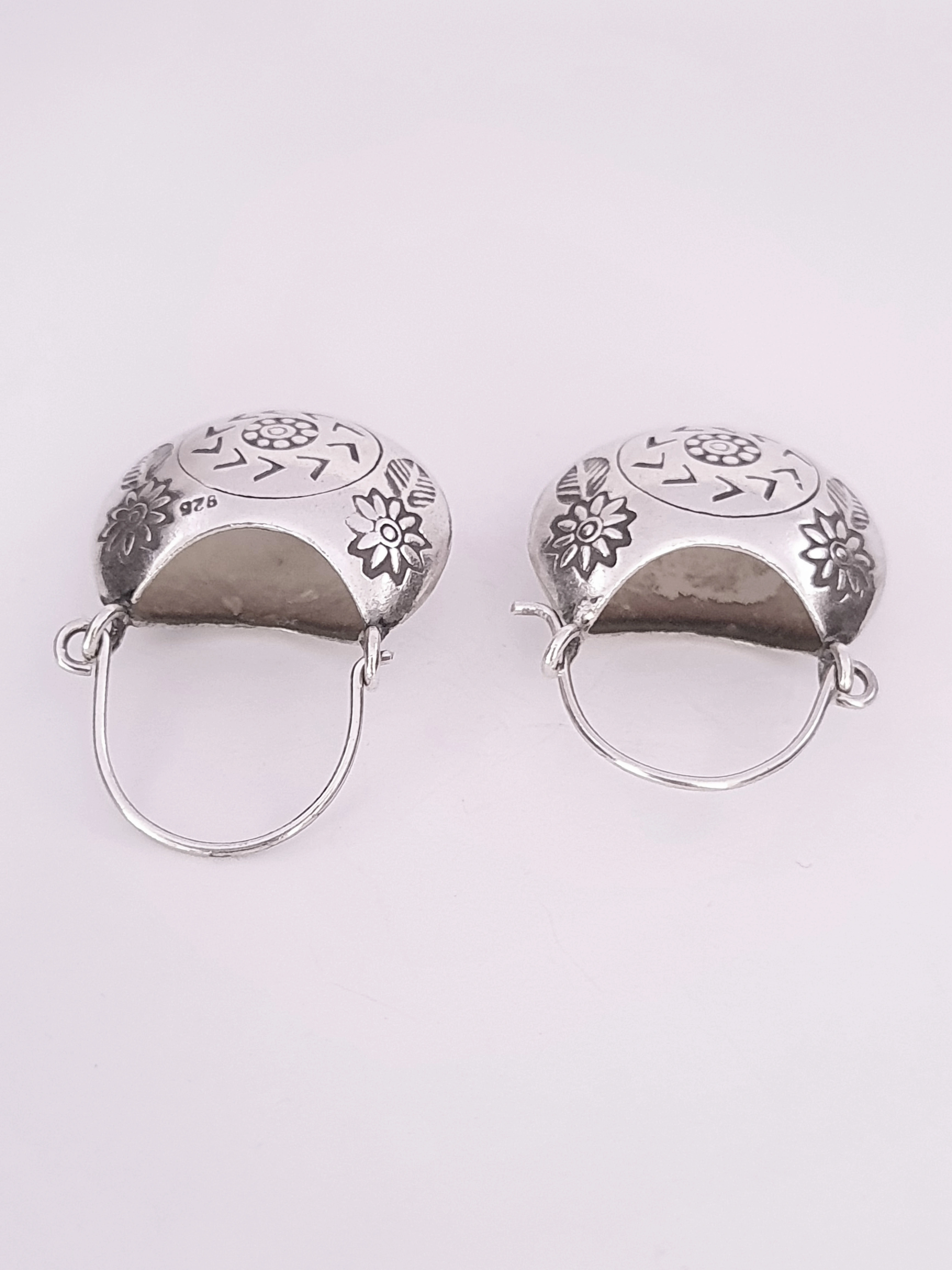Little Flower Clover Diamond CZ Charm .925 Sterling Silver Huggie Hoop –  KesleyBoutique